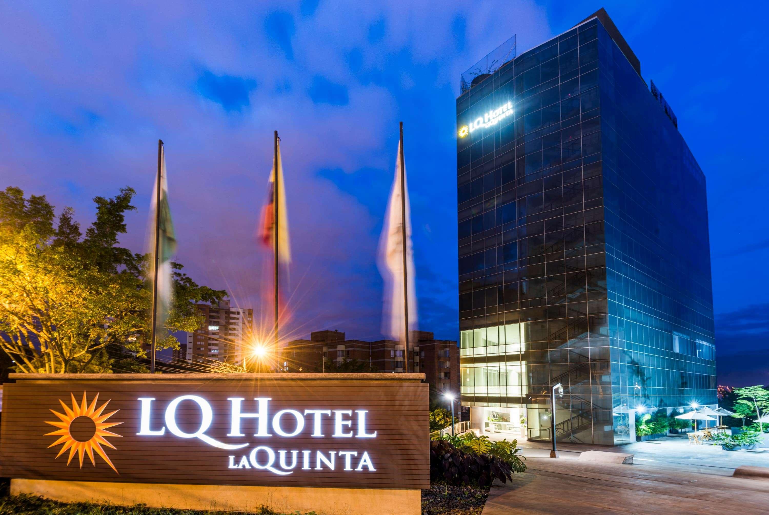 La Quinta By Wyndham Medellin Hotel Exterior foto