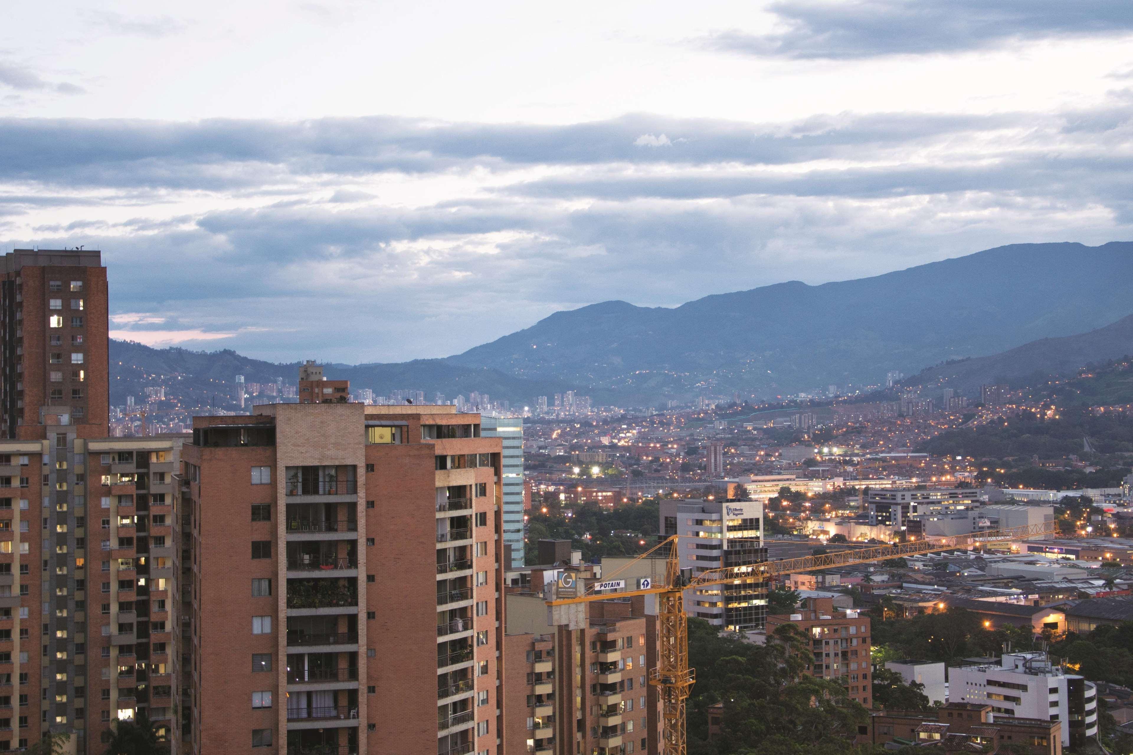 La Quinta By Wyndham Medellin Hotel Exterior foto